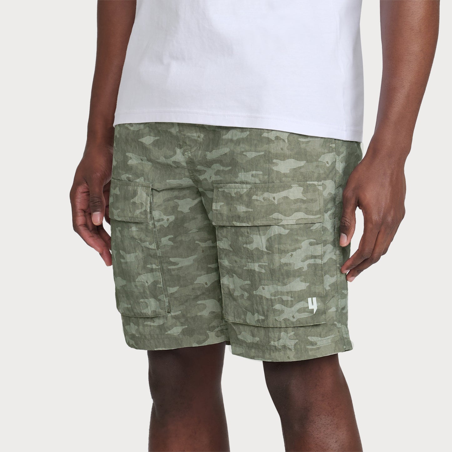 KHAKI CAMO CARGO SHORTS
