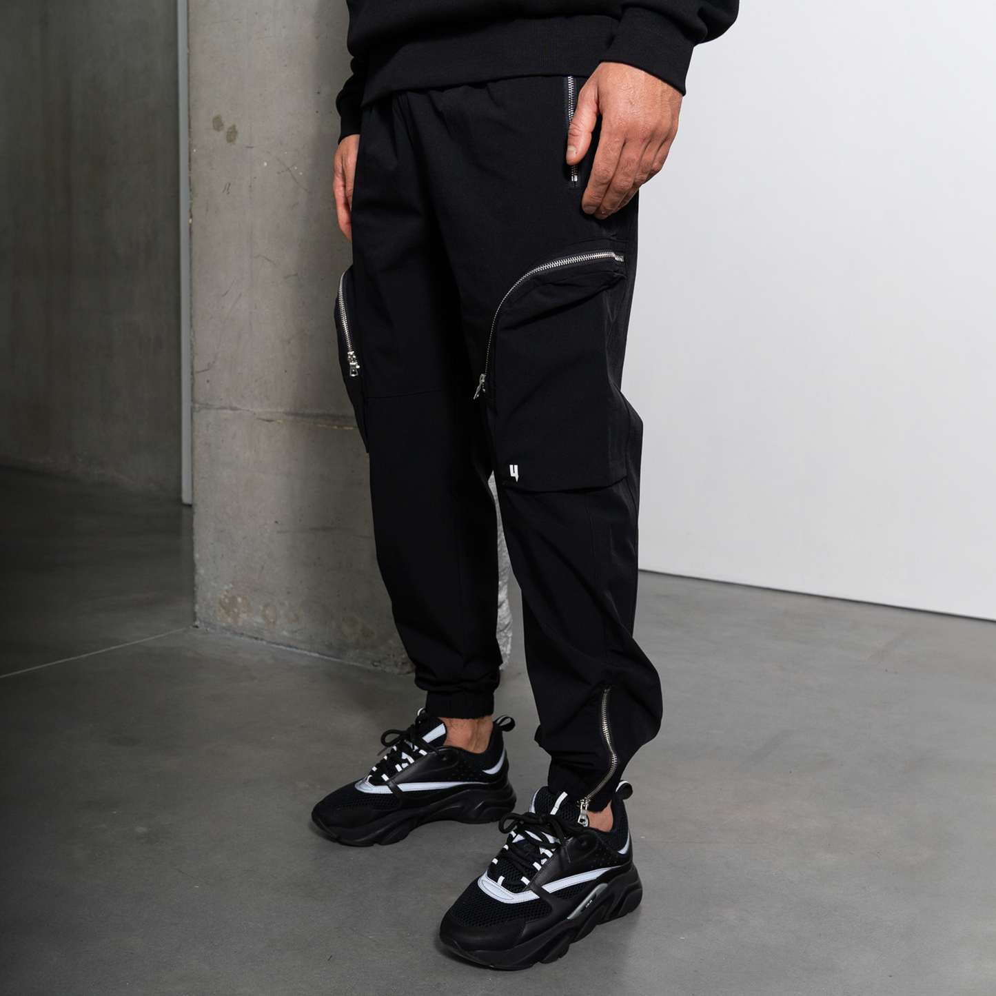 LUXE METAL ZIP CARGOS BLACK